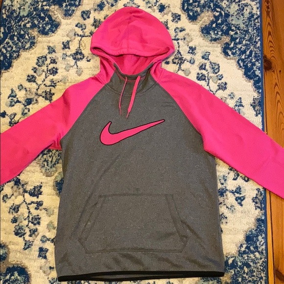 womens nike therma hoodie